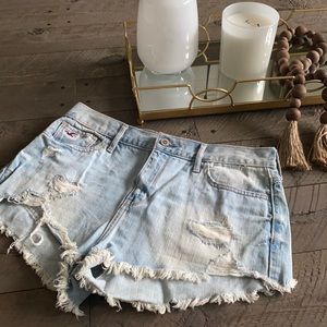 🌴Hollister high waisted jean shorts🌴